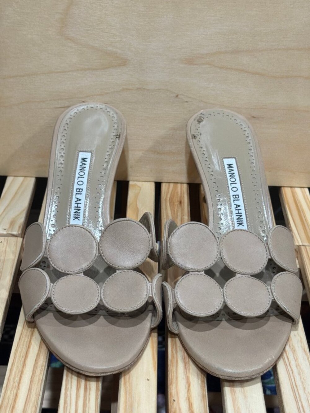 Manolo Blahnik Nude Leather Disc Slide Sandals โ Kitten Heel Size 37.5